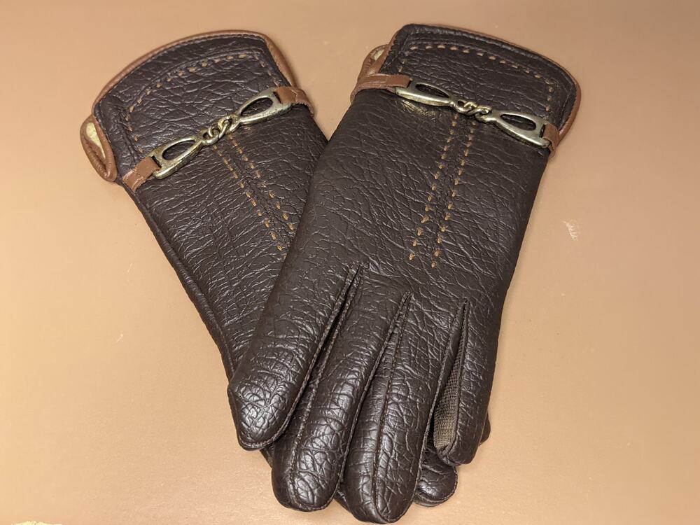 English Village Faux Leather VINTAGE Gloves Faux Fur Lined Size B Metal Accents